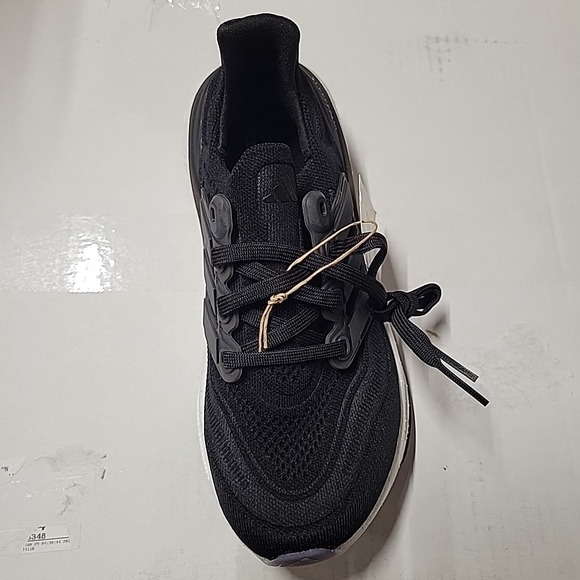 Adidas Ultraboost Black/White Size 5 GY9351 main image 4